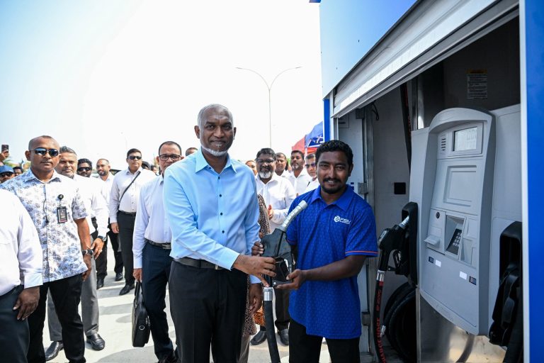 އެސްޓީއޯގެ ފުރަތަމަ ފިއުލް ސްކިޑް ދުވާފަރުގައި ހުޅުވައިފި