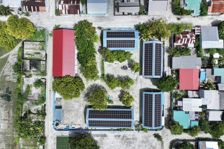 މަގޭ ސޯލާގެ ދަށުން 187 ރަށެއްގައި ސޯލާ ޤާއިމްކޮށްފި