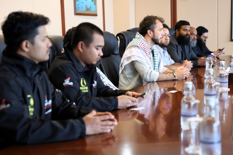 ސުމޫދު ފްލޮޓިލާގެ އިސް ވަފުދާ ފޮރިން މިނިސްޓަރ ބައްދަލުކުރައްވައިފި