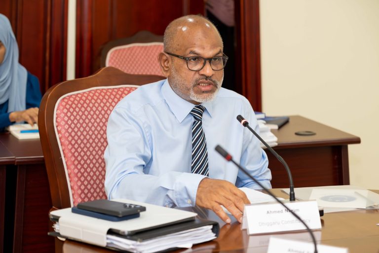 ސިނގިރޭޓު ވައްކަމާ ޖުވާޔާ ގުޅުން އެބަހުރި: ނާޒިމް