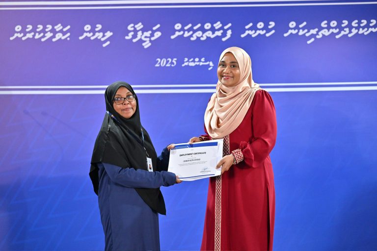 ޢިލްމު އުނގެނުމަކީ ވަކި ބަޔަކަށް ލިބިގެންވާ އިމްތިޔާޒެއް ނޫން: މެޑަމް ސާޖިދާ