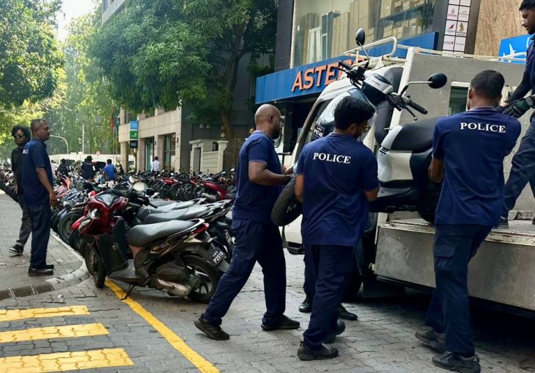 ޚާއްސަކޮށްފައިވާ ޒޯންތަކުގައި ޕާކުކުރުމަށް ފުލުހުން އެދިއްޖެ