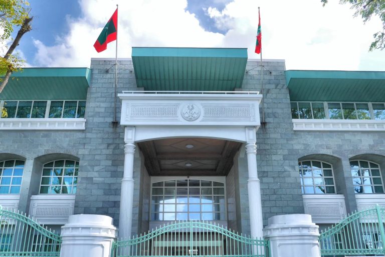 ދައުލަތަށް ޚިދުމަތް ކުރުމުގެ އިނާމަށް ނަން ހުށަހެޅުމުގެ ފުރުސަތު ބުދަ ދުވަހު ހުޅުވާލަނީ