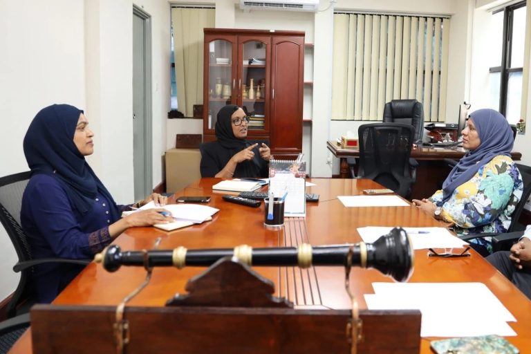 މަސައްކަތްތެރިކަމުގެ ދާއިރާ ކުރިއެރުވުމަށް ބޭސްވެރިންގެ ޖަމުޢިއްޔާއާއެކު މަޝްވަރާކޮށްފި