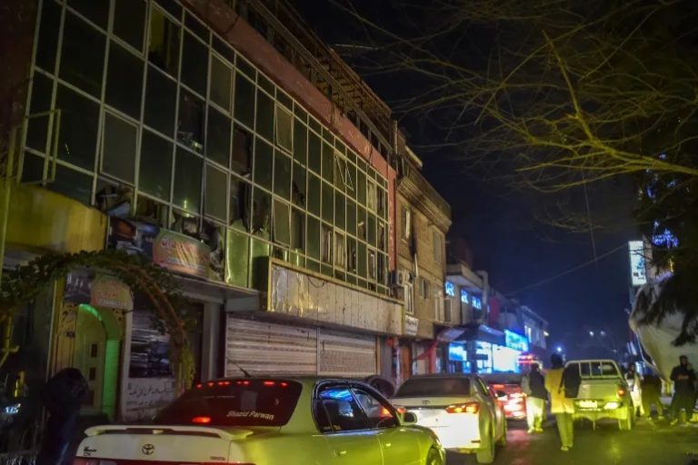 އަފްޣާނިސްތާނުގެ ރެސްޓޯރަންޓެއްގައި އެއްޗެއް ގޮވައި ހަތް މީހުން މަރުވެއްޖެ