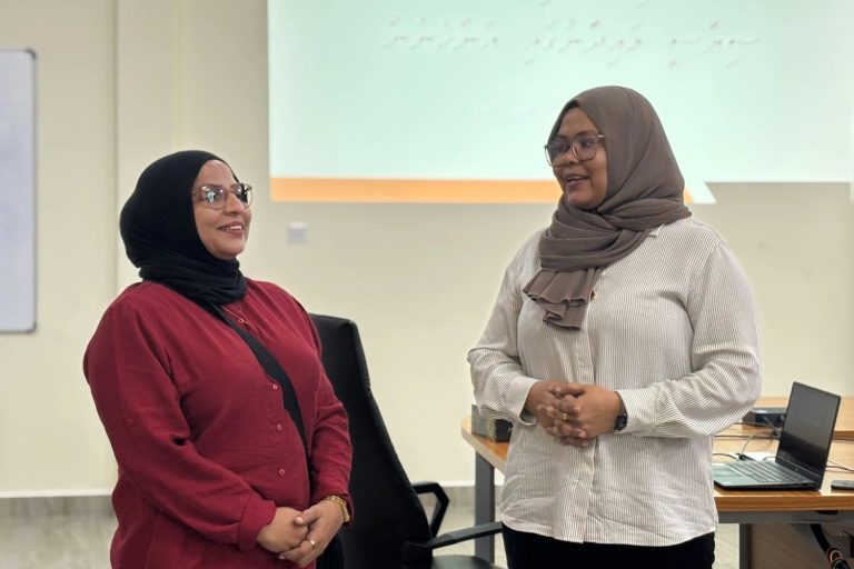 އައްޑޫގައި “ޓޭކިންގ ދަ ލީޑް – ވިމެން އިން ޕޮލިޓިކްސް” ޕުރޮގުރާމު ފަށައިފި
