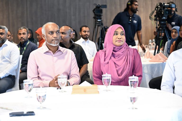 ފަރޓިލިޓީ ސެންޓަރުގެ ކާމިޔާބީތައް ފާހަގަކުރުމަށް ބޭއްވި ރަސްމިއްޔާތު ރައީސްގެ ދެކަނބަލުން ޝަރަފުވެރިކޮށްދެއްވައިފި