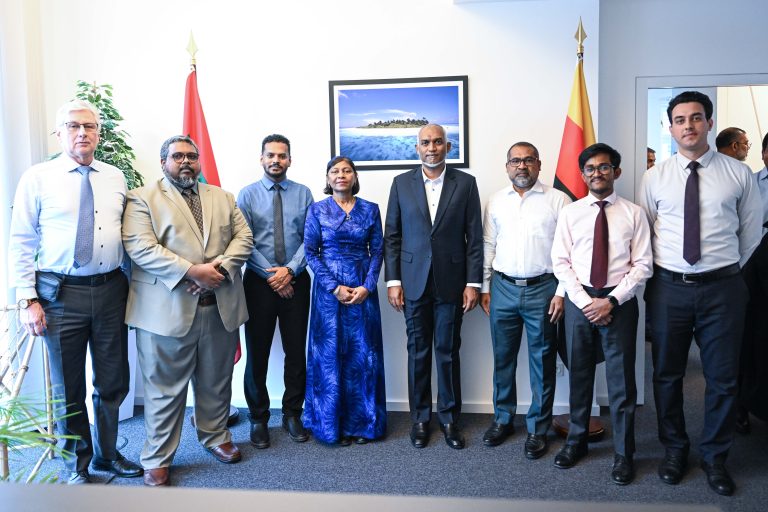 ރައީސް ޖަރުމަނުގައި ހުންނަ ދިވެހި އެމްބަސީއަށް ޒިޔާރަތް ކުރައްވައިފި