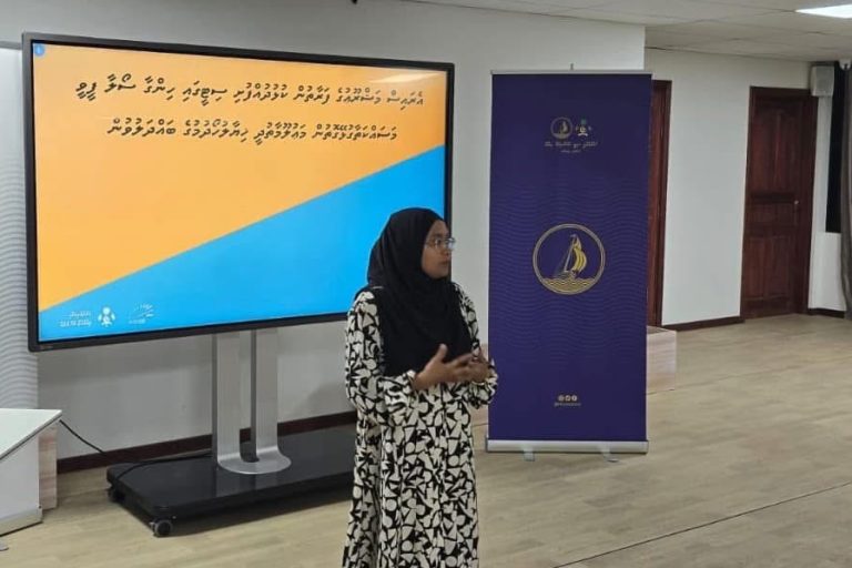 ކުޅުދުއްފުށީގައި ގާއިމުކުރާ ސޯލާ ޕީވީ ނިޒާމާއި ގުޅޭގޮތުން ރައްޔިތުންނާއި މަޝްވަރާކޮށްފި