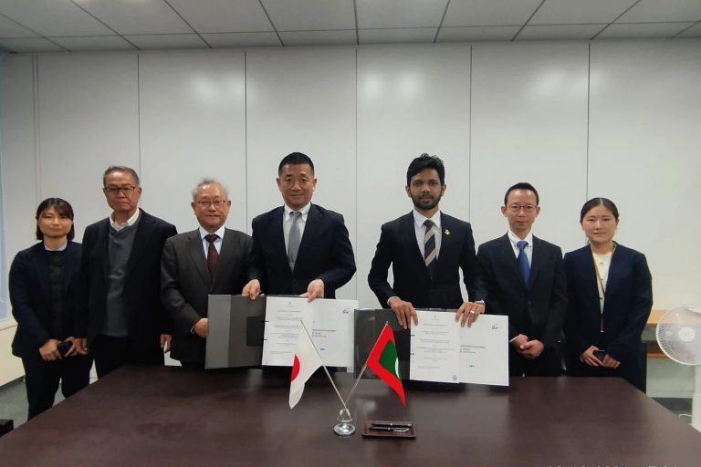 މާލޭގެ އިރުމައްޗާއި އުތުރުފަރާތުގެ ތޮށިގަނޑު އަލުން މަރާމާތުކުރުމުގެ އެއްބަސްވުމެއްގައި ސޮއިކޮށްފި