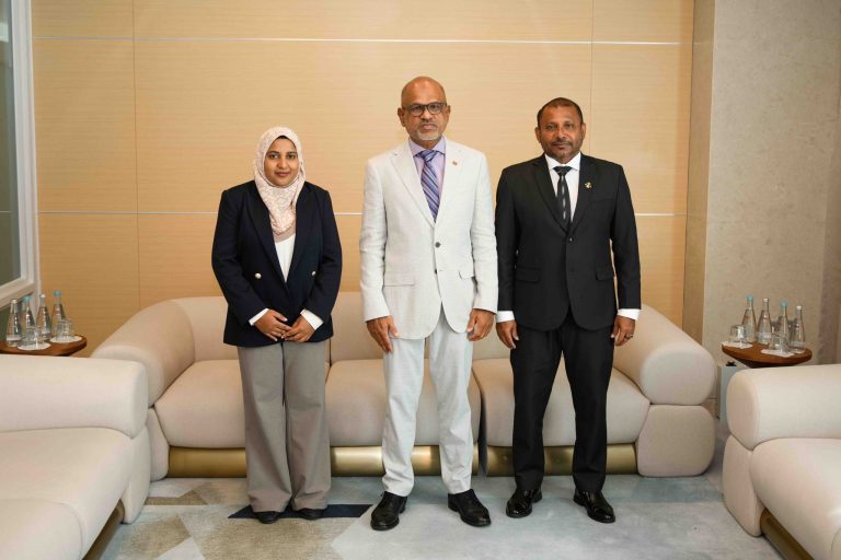 ރަސްމީ ދަތުރުފުޅެއްގައި މަޖިލީހުގެ ނައިބު ރައީސް ޕާކިސްތާނަށް ފުރާވަޑައިގަންނަވައިފި