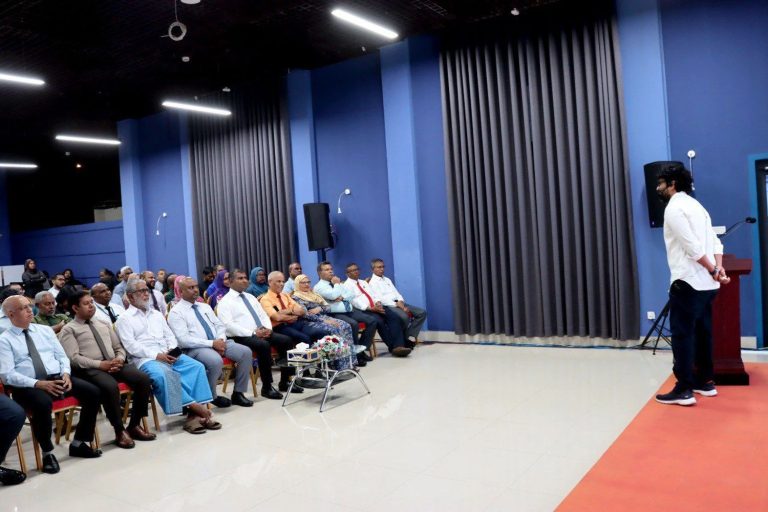 ގޫގުލްގެ މަންސައަށް ދިވެހިބަސް: މި މައުޟޫޢުއަށް ޚާއްޞަ ސިންތާއެއް ބާއްވައިފި