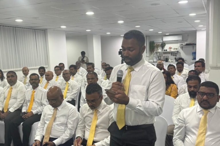 ދެ އިންތިހާބު އެއްކޮށްލުމާ ދެކޮޅަށް އެމްޑީޕީ ގައުމީ މަޖިލީހުގައި ގަރާރެއް ފާސްކޮށްފި