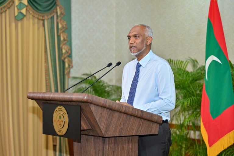 ތެލުގެ އަގަށް ކޮންމެ ދުވަހަކުވެސް ތަފާތުތަކެއް އާދޭ، ބަލަނީ ރައްޔިތުންނަށް ވީހާވެސް އަސަރު ކުޑަކުރެވޭނެ ގޮތްތައް: ރައީސް