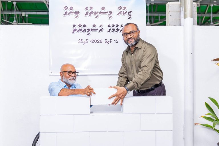 ޒިކުރާ މިސްކިތް ބިމުގައި ބިނާކުރާ ޒަމާނީ އާ މިސްކިތުގެ ބިންގާ އަޅައިފި