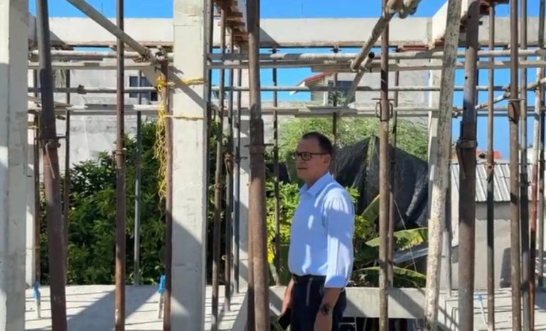 މަޑުއްވަރީ އައު ކައުންސިލު އިމާރާތުގެ މަސައްކަތް މިނިސްޓަރ ބައްލަވައިލައްވައިފި