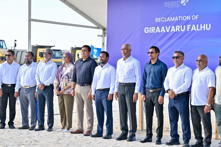 ގިރާވަރު ފަޅު ހިއްކުމުގެ މަސައްކަތް ކުރިއަށްދާ ގޮތް ރައީސް ބައްލަވާލައްވައިފި