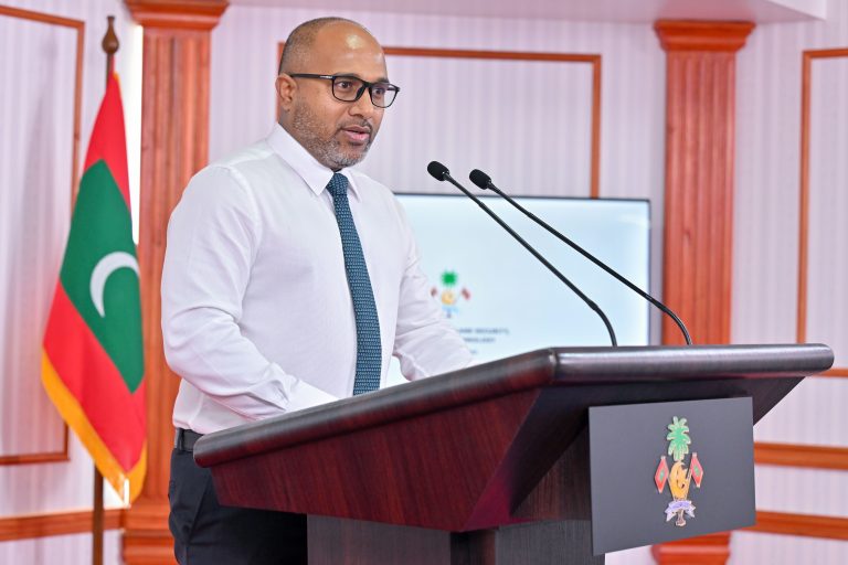 ދަނާލުގައި ނިޔާވި ޒުވާނާއާ ގުޅުވައިގެން މީސްމީޑިޔާގައި ފަތުރަމުންދާ ވާހަކަތައް މިނިސްޓަރ ސާފުކޮށްދެއްވައިފި