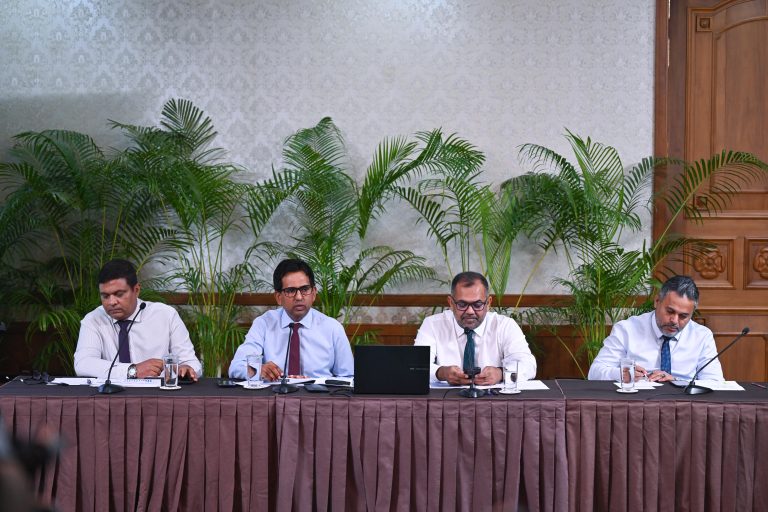 އިގްތިސާދު ނެގެހެއްޓުމަށް ބީއެމްއެލް މެދުވެރިކޮށް ވިޔަފާރިތަކަށް ދަނީ އެހީވަމުން: ކޮމެޓީ