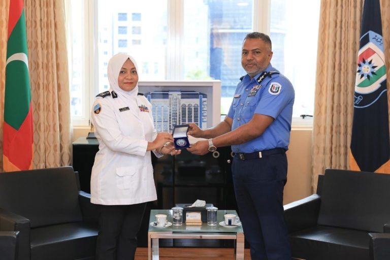 ގައުމީ ސަލާމަތް ރައްކާތެރިކުރުމަށް ކަސްޓަމްސް އައި ފުލުހުން އެކުގައި މަސައްކަތްކުރުމަށް މަޝްވަރާކޮށްފި