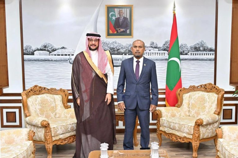 ދިފާޢީ ދާއިރާއިން ގުޅުންތައް ހަރުދަނާކުރަން ސައުދީ މަޝްވަރާ ކުރައްވައިފި