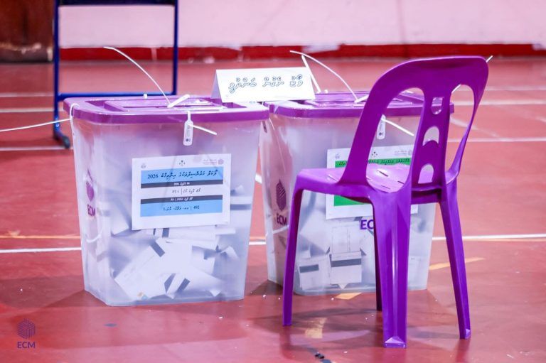 ދެވަނަ ބުރުގެ ވޯޓުލުން ނިންމައި ފޮށިތައް ބަންދުކޮށްފި