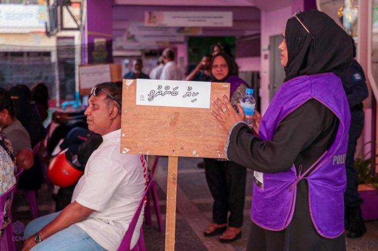 ވޯޓާއި ގުޅިގެން އާދީއްތަ އަދި ހޯމަ ދުވަސް ސަރުކާރު ބަންދު