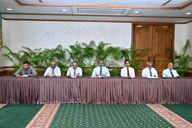 ހަނގުރާމަ ހުއްޓުމުކަށް އައިސްފައިވީނަމަވެސް، ކޮމިޓީގެ މަސައްކަތްތައް ހުއްޓައިނުލާނެ