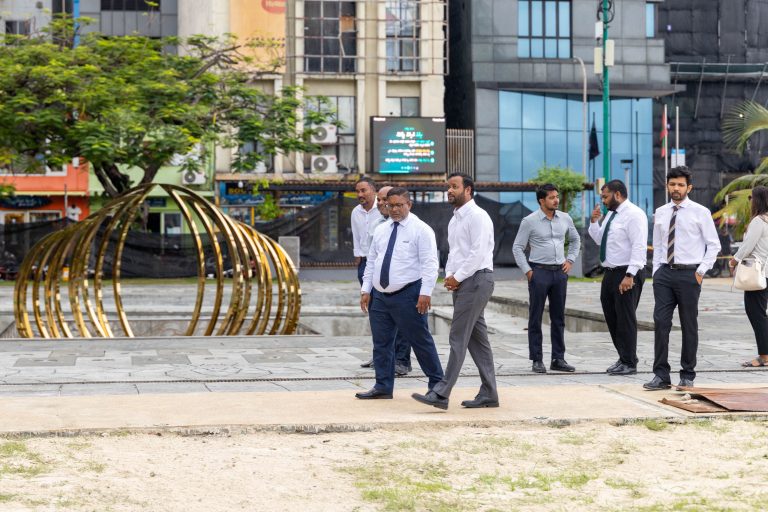 މާލޭގައި ހިންގާ ބައެއް ތަރައްޤީގެ މަޝްރޫޢުތަކުގެ މަސައްކަތްތައް މިނިސްޓަރ މުއްތަލިބު ބައްލަވާލައްވައިފި