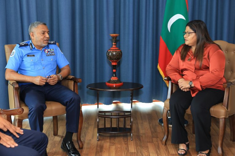 ނަފްސާނީ ދުޅަހެޔޮކަމާ ގުޅޭގޮތުން ކުރެވޭ މަސައްކަތްތައް ހަރުދަނާކުރުމަށް ފުލުހުންނާއި އެކު މަޝްވަރާކުރައްވައިފި