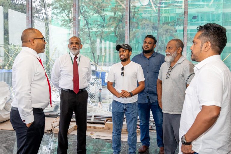 މީޑިއާ ވިލެޖުގެ މަސައްކަތް ވަޒީރު އިޙްސާން ބައްލަވައިލައްވައިފި