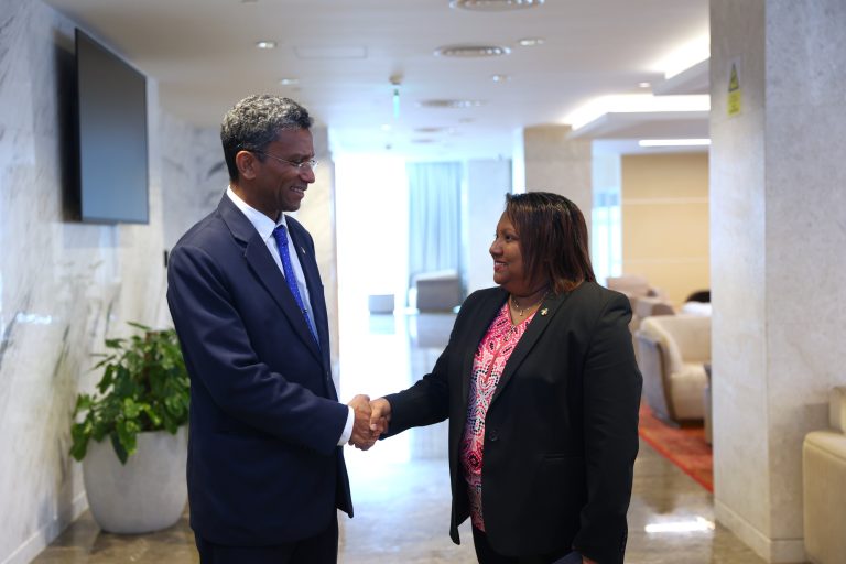 ސީޝެލްސްގެ ޚާރިޖީ ވަޒީރު، ރަސްމީ ދަތުރުފުޅެއްގައި ރާއްޖެ ވަޑައިގަންނަވައިފި