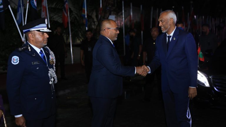 ފުލުހުންގެ 93 ވަނަ އަހަރީ ޖަލްސާ ރައީސް މުޢިއްޒު ޝަރަފުވެރިކޮށްދެއްވައިފި