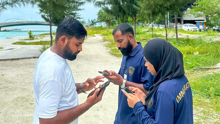 ހުޅުމާލޭގައި އިމިގްރޭޝަނުން ހިންގި އޮޕަރޭޝަނެއްގައި 40 ބިދޭސީއަކު ބަލައިފާސްކޮށްފި