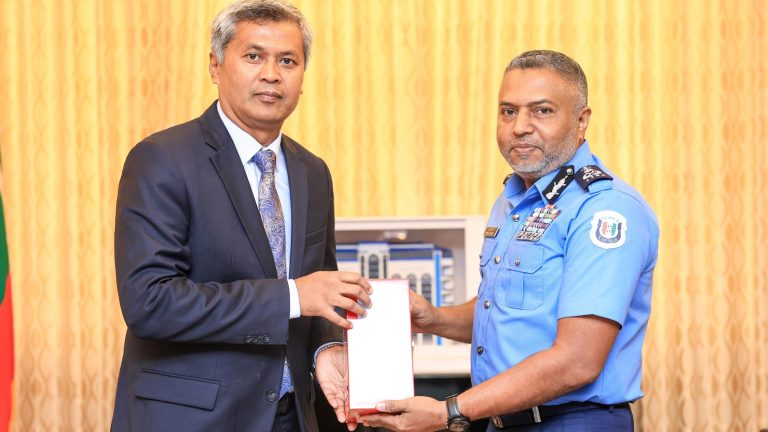 ފުލުހުންގެ ޤާބިލުކަން އިތުރުކުރުމާ ގުޅޭގޮތުން ލަންކާ ސަފީރާއެކު މަޝްވަރާކޮށްފި