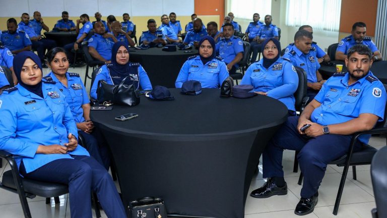 ފުލުހުންގެ މިޑްލް މެނޭޖްމަންޓް އޮފިސަރުންނަށް ޚާއްސަ ތަމްރީނު ޕްރޮގްރާމެއް ފަށައިފި