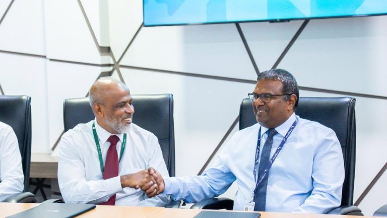 އައިލެންޑް އޭވިއޭޝަންގެ މުވައްޒަފުންނަށް ފްލެޓް އަޅަން ބިން ހަވާލުކޮށްފި