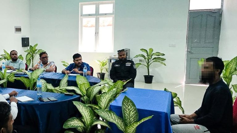 ޕެރޯލް އަވަސްކުރަން ޝަރުތުހަމަވާ ގައިދީންނާ މާފުށީގައި އިންޓަވިއުކޮށްފި