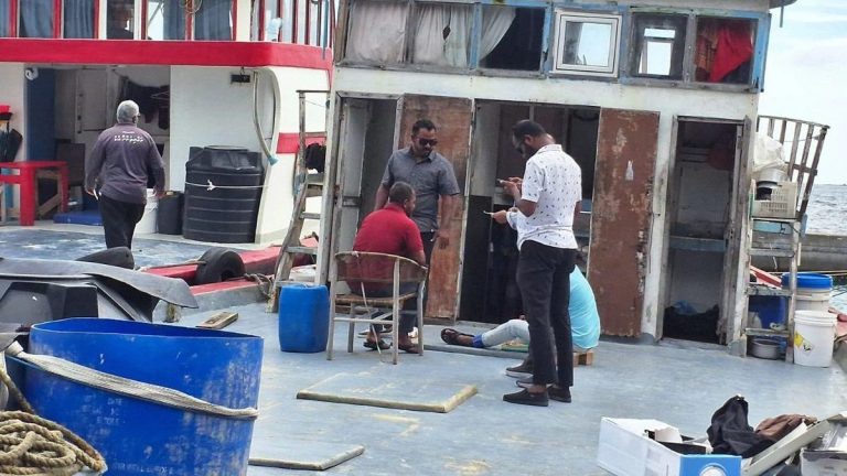 ވިލިމާލެ ފަޅުން ޤަވާއިދާ ޚިލާފުވި 17 އުޅަނދެއް ޖޫރިމަނާ ކޮށްފި
