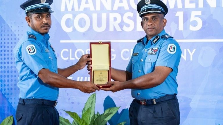 30 ފުލުހަކު ފަސްޓްލައިން މެނޭޖްމަންޓް ކޯސް ފުރިހަމަކޮށްފި