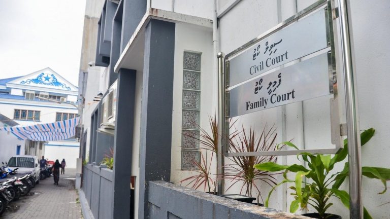 ސިވިލް ކޯޓުގެ ޤާޟީ ކަމަށް 42 ފަރާތަކުން ކުރިމަތިލައިފި