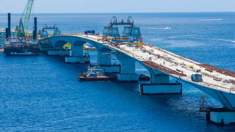 ތިލަމާލެ ބުރިޖު: މާލެއާއި ވިލިމާލެ ގުޅުވައިދޭ ފަހު ސެގްމަންޓް ގުޅާލައިފި