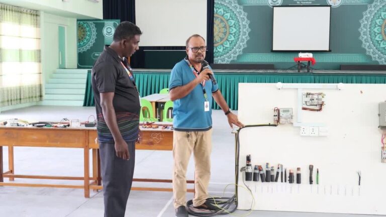 ހޯރަފުށީ ސްކޫލުގެ ދަރިވަރުންނަށް ގޭތެރޭގެ ކަރަންޓުގެ ރައްކާތެރިކަމާ ގުޅޭ ހޭލުންތެރިކަމުގެ ސެޝަނެއް ބާއްވައިފި