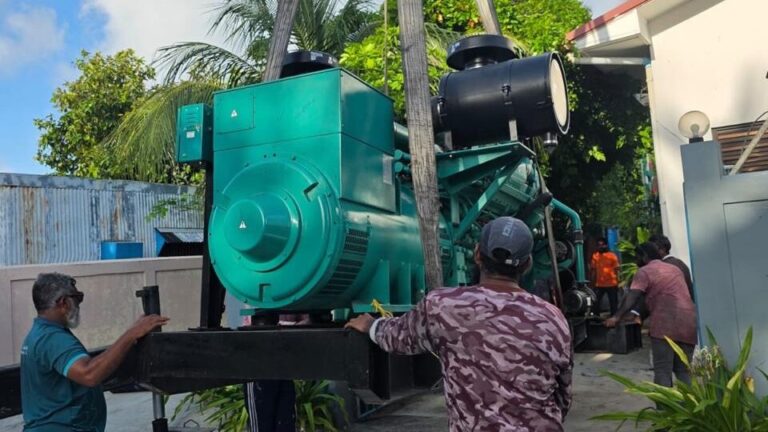މަޑުއްވަރީގެ ކަރަންޓުގެ ޚިދުމަތް ހަރުދަނާކުރުމަށް 800 ކިލޯވޮޓުގެ އައު ޖެންސެޓެއް ގެންގޮސްފި