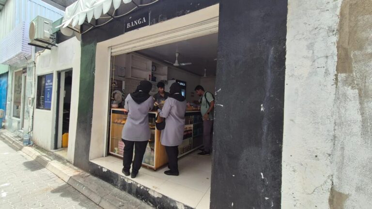 ކާބޯތަކެތި ވިއްކާ ތަންތަނުގައި ހުއްދަ އޮތްތޯ ބެލުމަށް މާލޭ ސިޓީ ކައުންސިލްގެ ޚާއްޞަ އިންސްޕެކްޝަނެއް