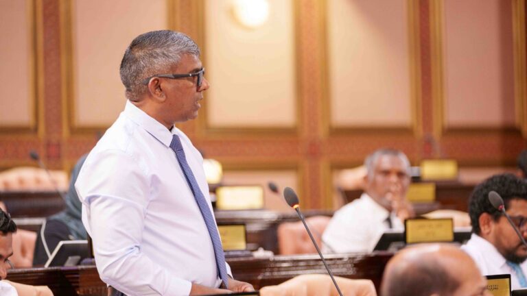 ސަރުކާރުގެ މަޝްރޫއުތަކަށް ކައުންސިލް ބިން ނެގޭ ގޮތަށް ލާމަރުކަޒީ ގާނޫނަށް އިސްލާހެއް