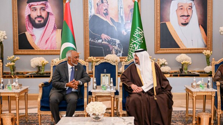 ސަޢޫދީގެ ޤައުމީ ދުވަހުގެ މުނާސަބަތުގައި ރައީސް ޑރ. މުޢިއްޒު ތަހުނިޔާ ވިދާޅުވެއްޖެ