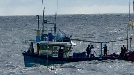 ރާއްޖޭގެ ސަރަހައްދުން މަސްވެރިކަން ކުރި ބޭރުގެ ބޯޓެއް ކޯސްޓުގާޑުގެ ބެލުމުގެ ދަށަށް ގެނެސްފި