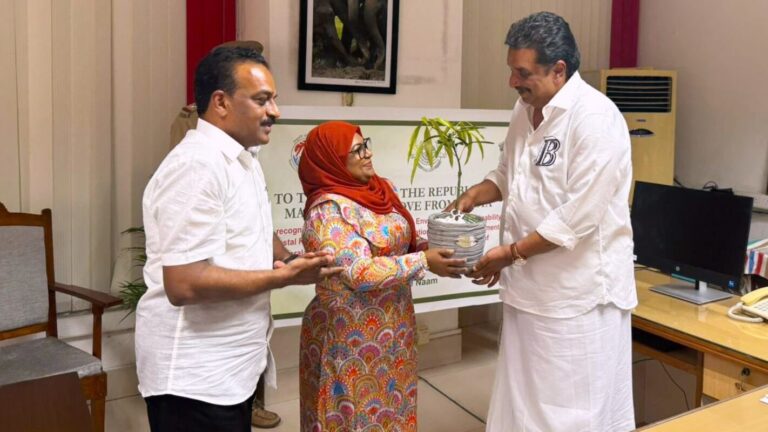 ރާއްޖޭގެ 5 މިލިއަން ގަސް ޕްރޮގްރާމަށް ކެރެލާ އިން 1،000 އަށްވުރެ ގިނަ ގަސް ހަދިޔާކުރަނީ