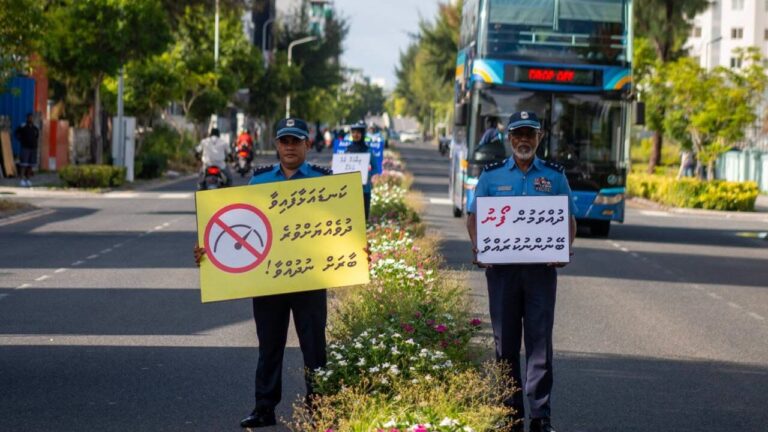 ރޭ މާލޭގައި ދެ ސައިކަލު ޖެހި ހިނގި އެކްސިޑެންޓެއްހިނގައިފި